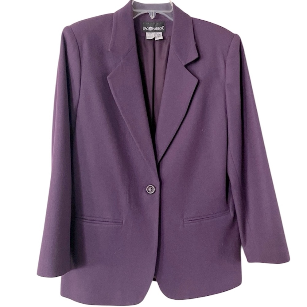Vintage 90’s Sag Harbor 100% Wool Single Breasted Blazer in a Plum Color Sz 10P